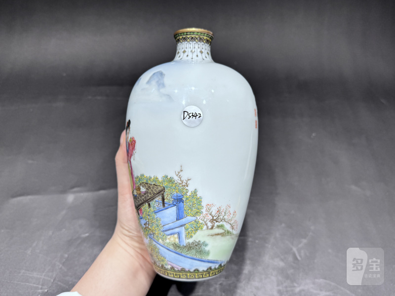 民国 珐琅彩唐玄宗长生殿对天盟誓图梅瓶（带座） - 图3